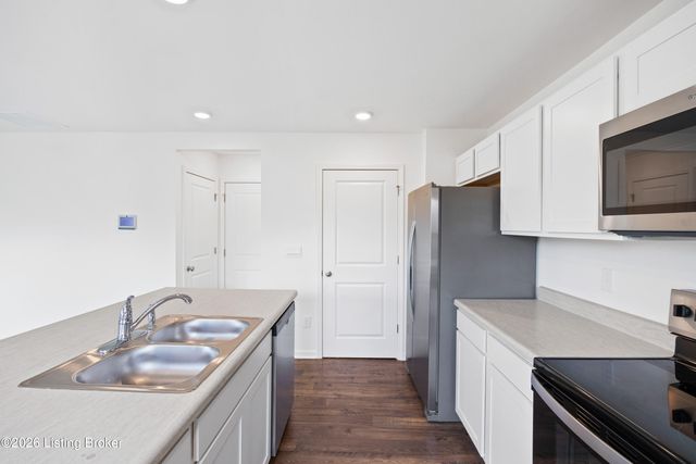 284 Zelcova Dr, Eminence, KY 40019