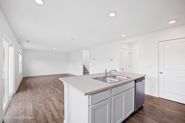 284 Zelcova Dr, Eminence, KY 40019