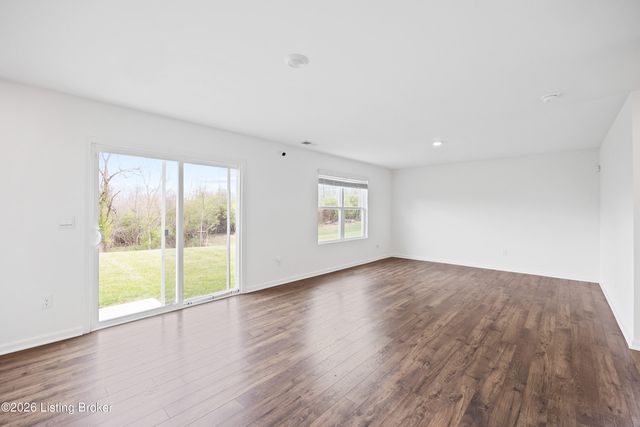 284 Zelcova Dr, Eminence, KY 40019