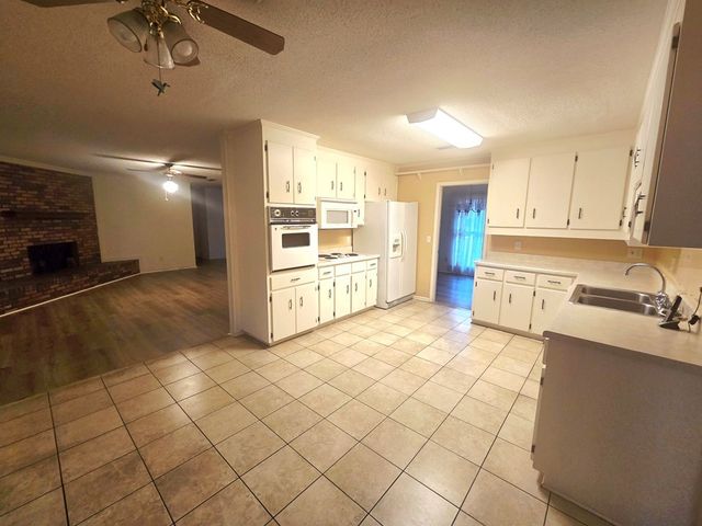 103 Foxfire Drive, Dothan, AL 36301