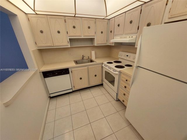 257 S Cypress Road 438, Pompano Beach, FL 33060