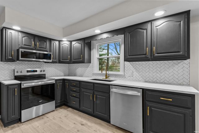 3401 TALLY HO Drive, Kokomo, IN 46902