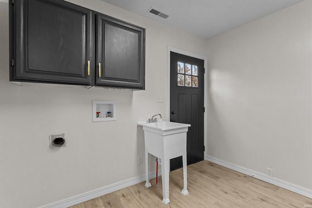 3401 TALLY HO Drive, Kokomo, IN 46902