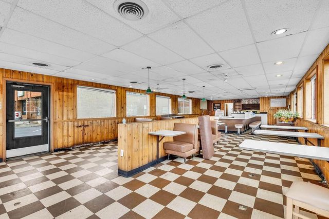 2924 E Main Street, Columbus, OH 43209