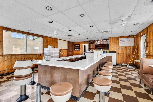 2924 E Main Street, Columbus, OH 43209