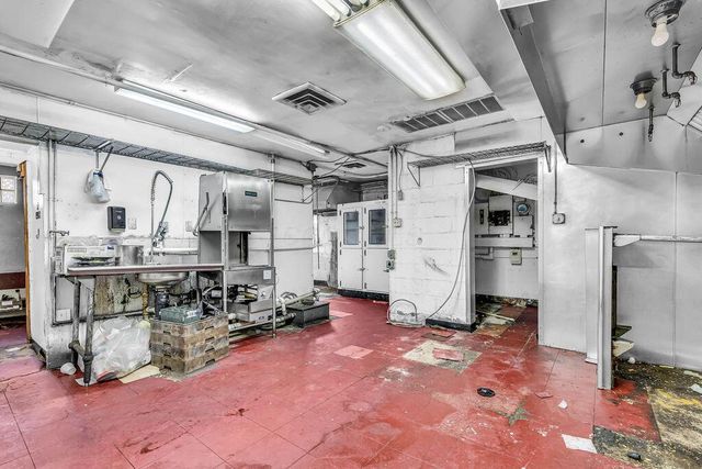 2924 E Main Street, Columbus, OH 43209
