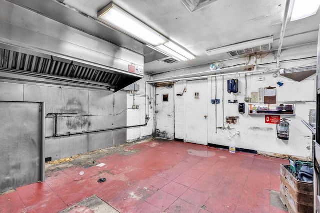 2924 E Main Street, Columbus, OH 43209