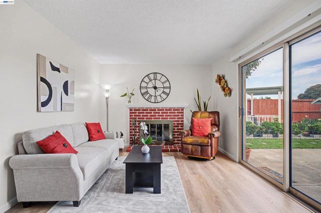 6364 Honeysuckle Dr, Newark, CA 94560