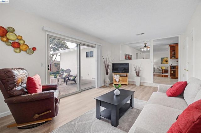 6364 Honeysuckle Dr, Newark, CA 94560