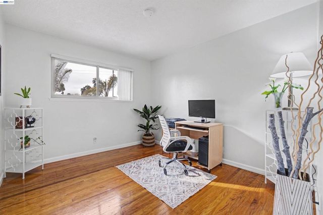 6364 Honeysuckle Dr, Newark, CA 94560