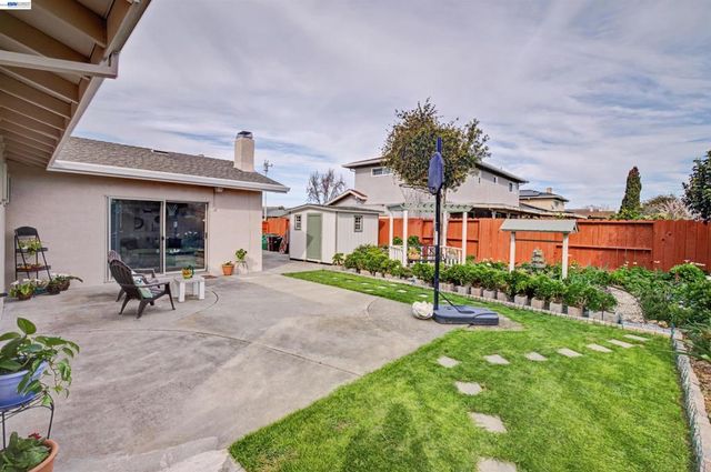 6364 Honeysuckle Dr, Newark, CA 94560