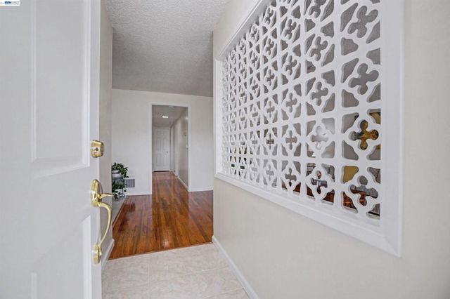 6364 Honeysuckle Dr, Newark, CA 94560