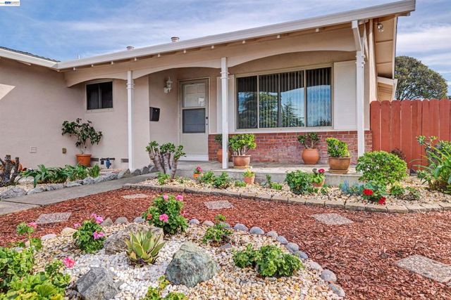 6364 Honeysuckle Dr, Newark, CA 94560