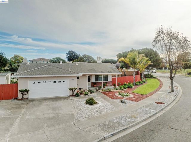 6364 Honeysuckle Dr, Newark, CA 94560