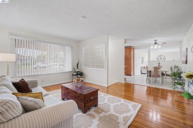 6364 Honeysuckle Dr, Newark, CA 94560