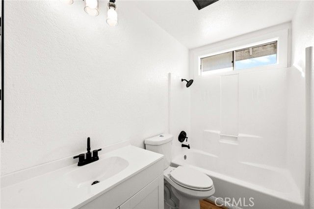 22473 Canyon Lake, Canyon Lake, CA 92587