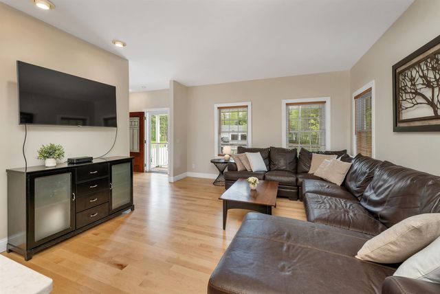 11 Summerwood Dr # B, Hampton, NH 03842