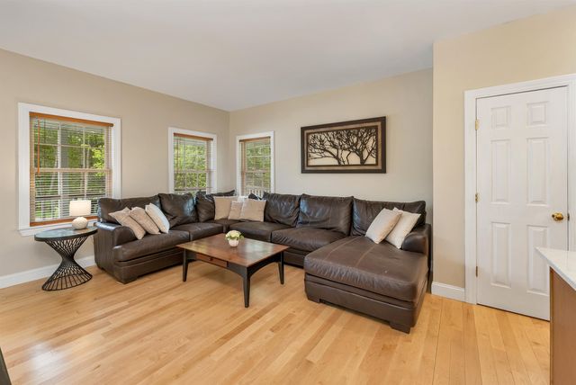 11 Summerwood Dr # B, Hampton, NH 03842