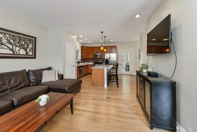 11 Summerwood Dr # B, Hampton, NH 03842