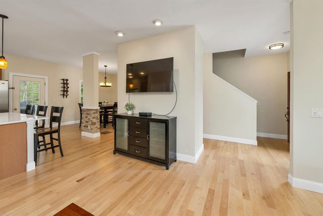 11 Summerwood Dr # B, Hampton, NH 03842