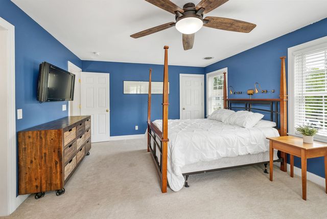 11 Summerwood Dr # B, Hampton, NH 03842