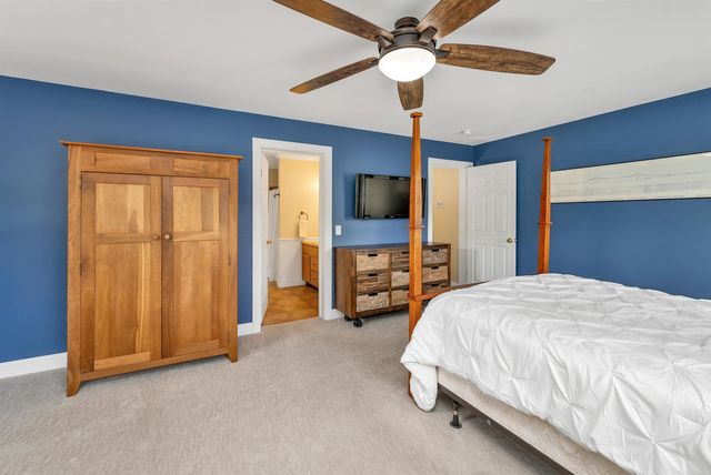 11 Summerwood Dr # B, Hampton, NH 03842