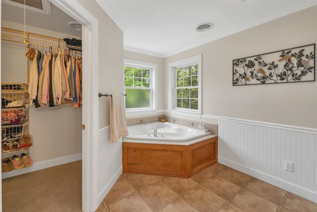 11 Summerwood Dr # B, Hampton, NH 03842