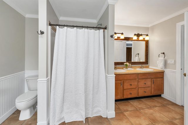 11 Summerwood Dr # B, Hampton, NH 03842