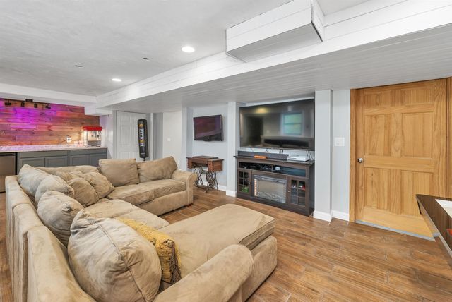 11 Summerwood Dr # B, Hampton, NH 03842