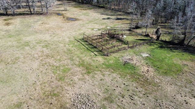 1331 County Road 2071, Hull, TX 77564