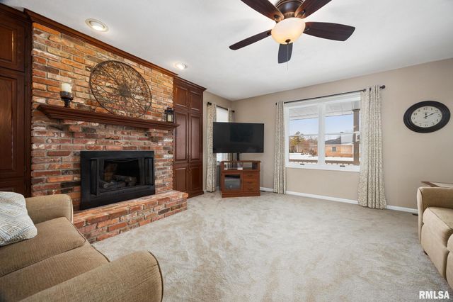 10 CHERRY Lane, Morton, IL 61550