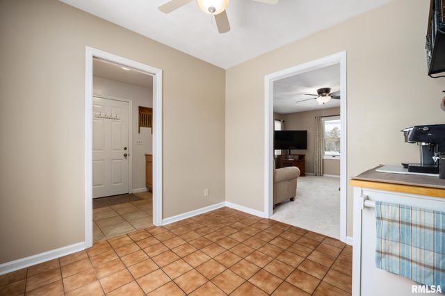 10 CHERRY Lane, Morton, IL 61550