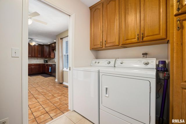 10 CHERRY Lane, Morton, IL 61550