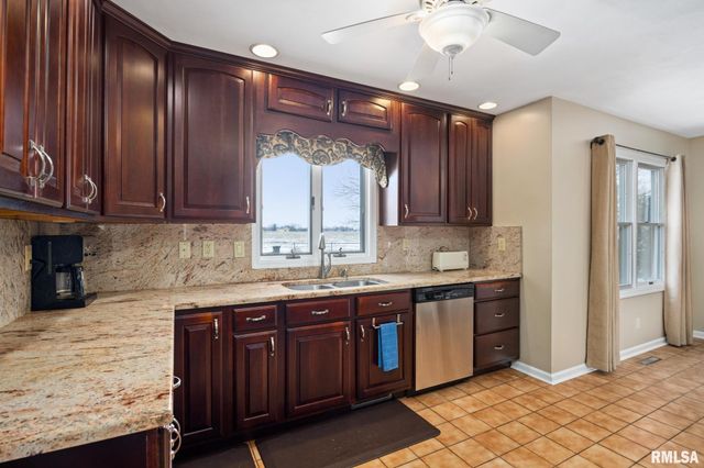 10 CHERRY Lane, Morton, IL 61550