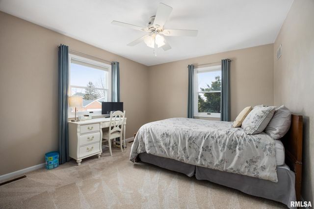 10 CHERRY Lane, Morton, IL 61550