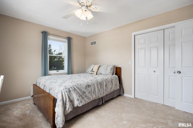 10 CHERRY Lane, Morton, IL 61550