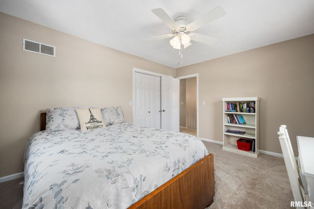 10 CHERRY Lane, Morton, IL 61550