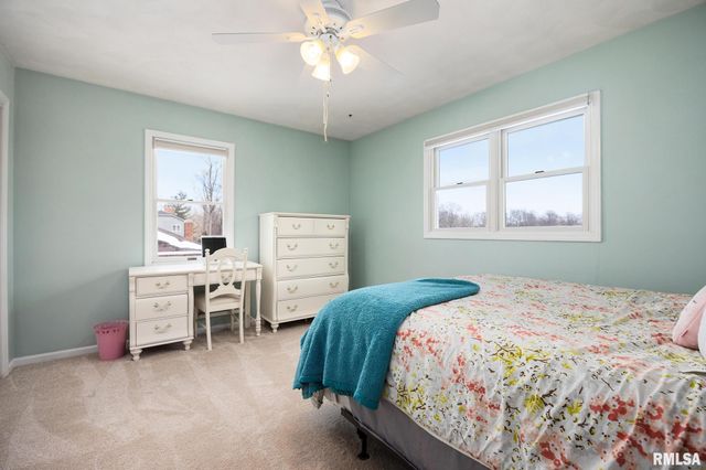 10 CHERRY Lane, Morton, IL 61550