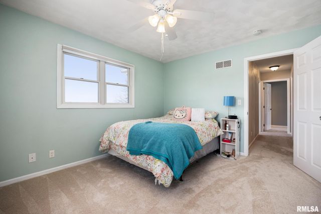 10 CHERRY Lane, Morton, IL 61550