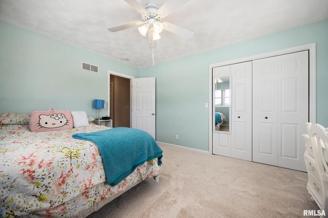 10 CHERRY Lane, Morton, IL 61550