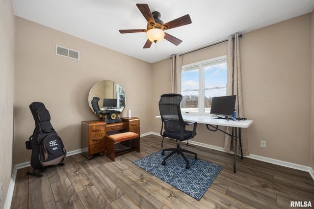 10 CHERRY Lane, Morton, IL 61550