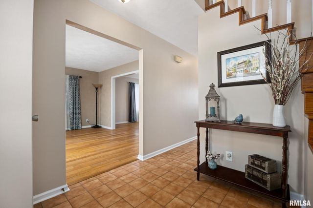 10 CHERRY Lane, Morton, IL 61550