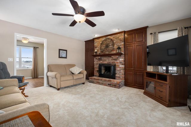 10 CHERRY Lane, Morton, IL 61550