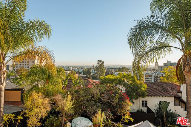 2002 N Las Palmas Avenue, Los Angeles, CA 90068