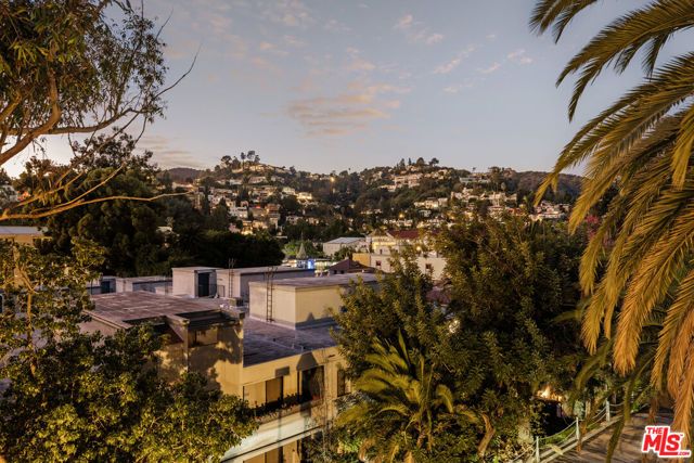 2002 N Las Palmas Avenue, Los Angeles, CA 90068