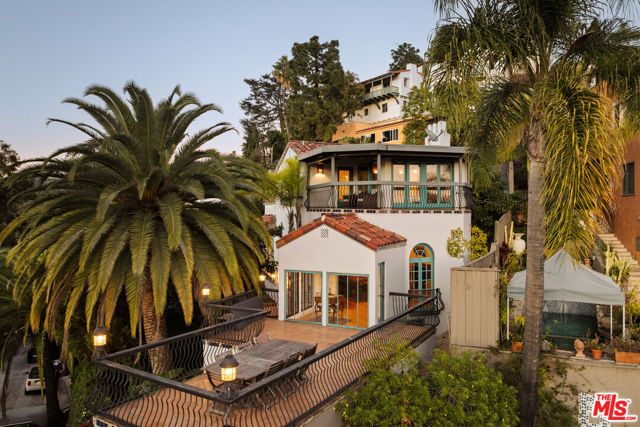 2002 N Las Palmas Avenue, Los Angeles, CA 90068