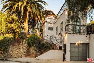 2002 N Las Palmas Avenue, Los Angeles, CA 90068