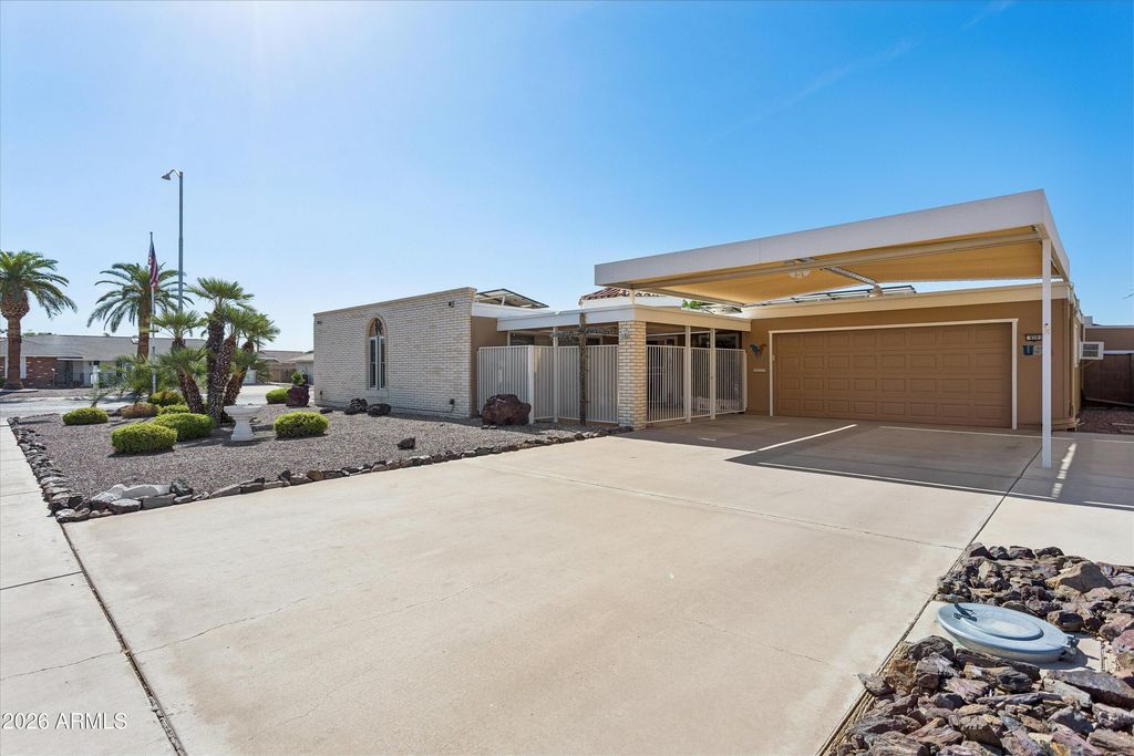 9201 W ELKHORN Drive, Sun City, AZ 85351 — exterior