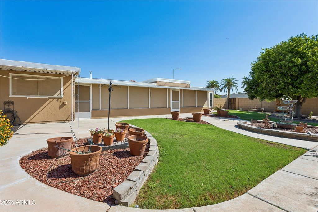 9201 W ELKHORN Drive, Sun City, AZ 85351 — photo 3