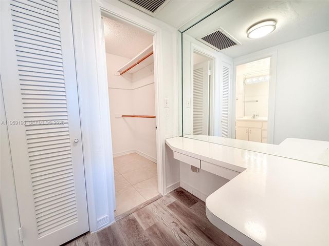 5750 Collins Ave 6J, Miami Beach, FL 33140